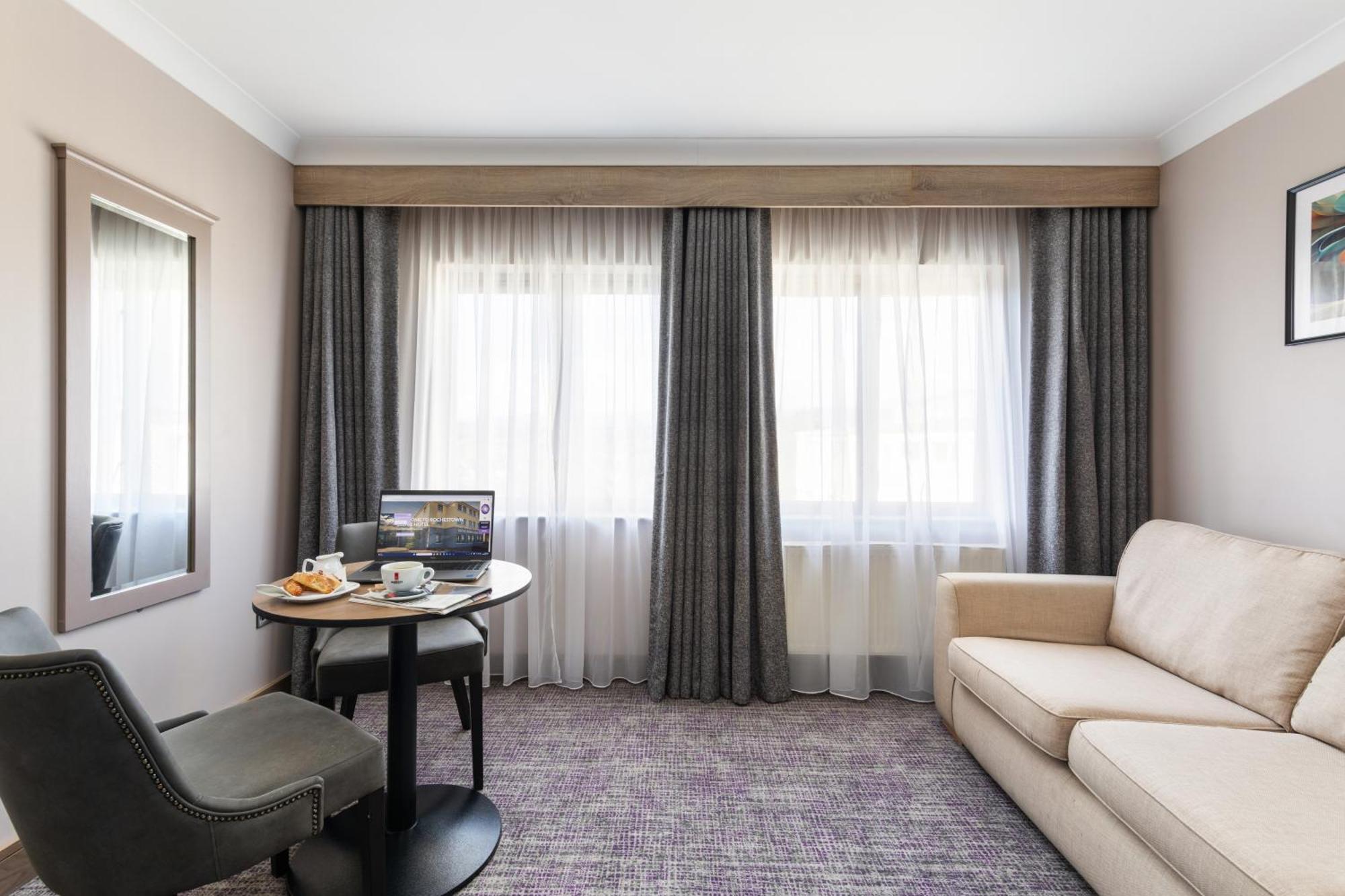 Rochestown Lodge Hotel Dun Laoghaire Eksteriør bilde